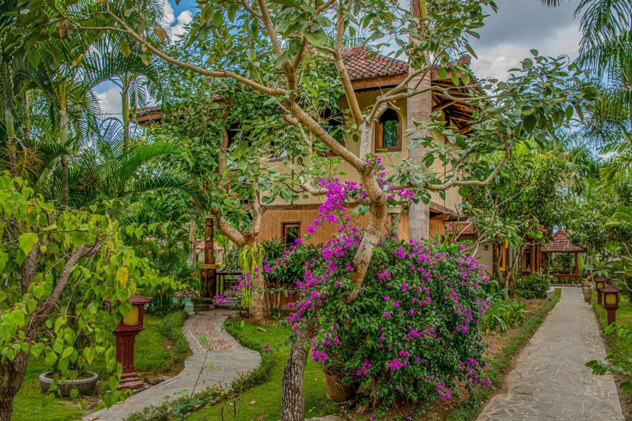 Stanley Lombok Hotel Mataram Exterior foto