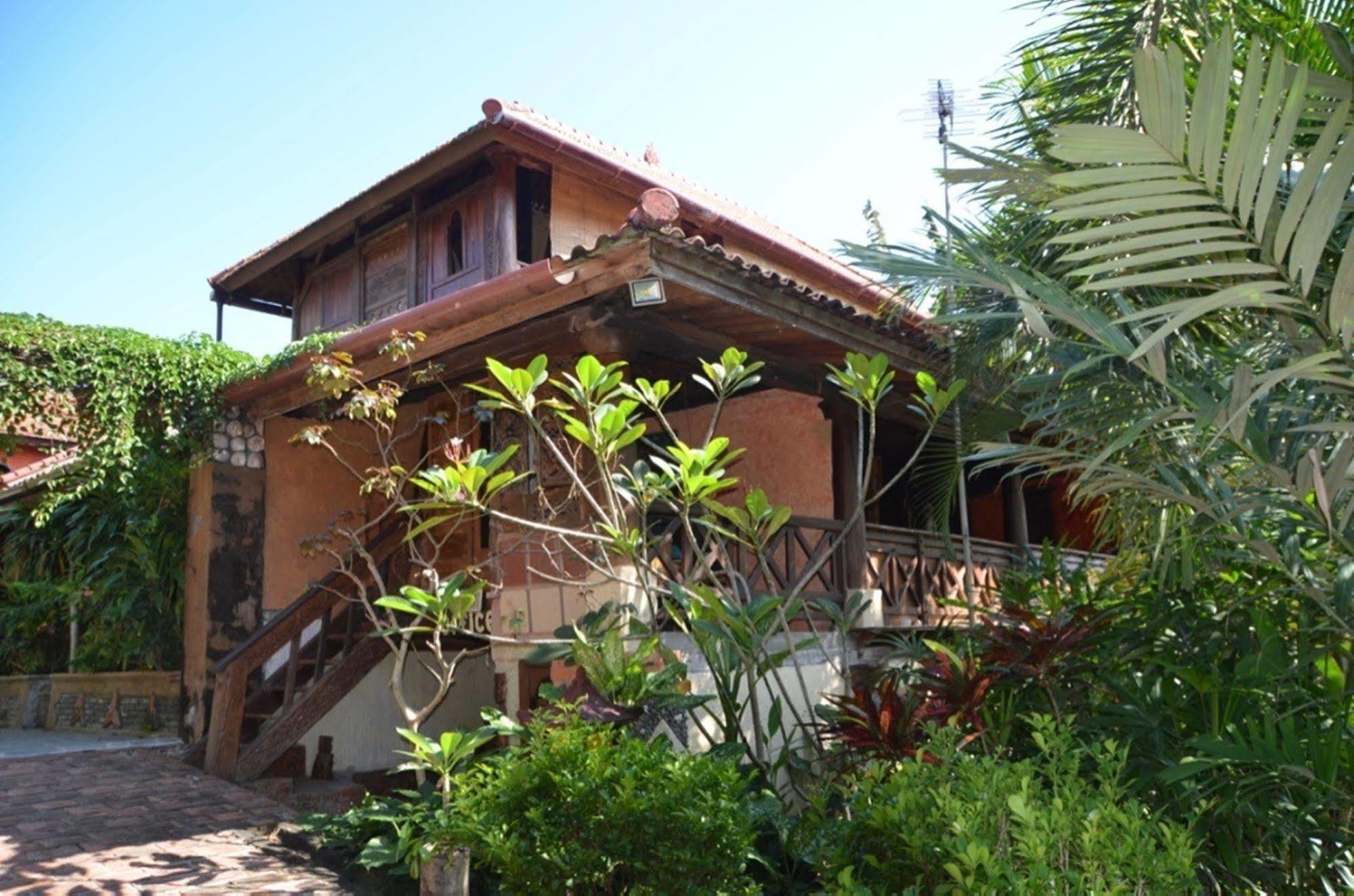 Stanley Lombok Hotel Mataram Exterior foto